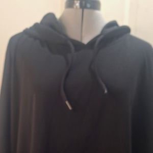 Mondetta Performance + Luxury Black Hooded Lightweight Top Size XL